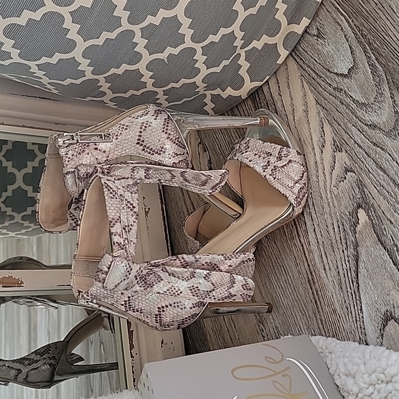 GUESS open toe heel - Picture 1 of 4